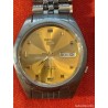 Reloj automático Seiko 5 con esfera dorada y calendario - Hecho en Japón