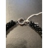 Collar de ónix facetado con brillo y elegante cierre