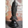 Figura de bronce de San José con el niño sobre peana de madera