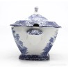 Sopera inglesa ”Abbey” en loza estampada de George Jones & Sons, hacia 1925.