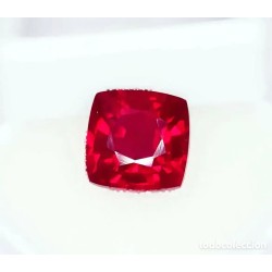 Rubí cuadrado facetado de 7.67 CT, vibrante color rojo