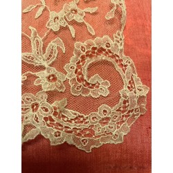 Mantilla chal de Bruselas, color crema claro, encaje fino
