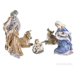 Nacimiento en porcelana Lladró, Virgen, San José, niño Jesús, buey y mula