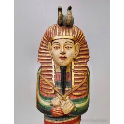 Escultura de Tutankamón en madera policromada, años 60, 99.5x24x17 cm