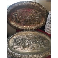 Pareja de bandejas de plata con escenas grabadas - 80 cm X 54 cm