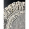 Pañuelo de lino con encaje antiguo y bordado delicado