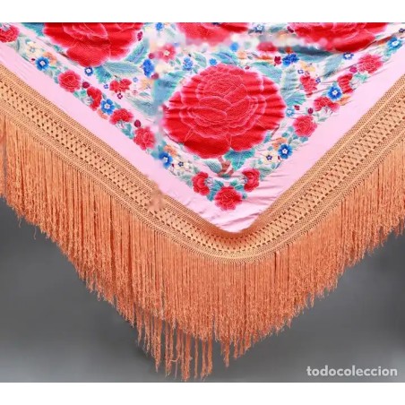 Mantón de Manila rosa en seda bordada, siglo XX con flecos