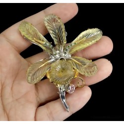 Broche de plata con cuarzo limón forma de flor