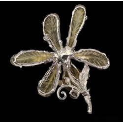 Broche de plata con cuarzo limón forma de flor