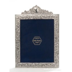 Portarretratos en plata con decoración vegetal, estilo Luis XVI, 35.5x24.5 cm