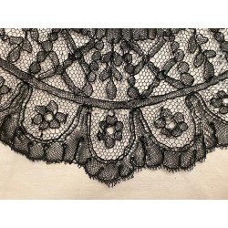 Encaje Negro Vintage Chantilly Francés Delicado Artesanal