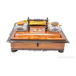 Escribanía Francesa de Época Victoriana - Pieza de Colección con Detalles Artesanales siglo XIX