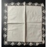 Pañuelo con encaje antiguo elaborado a mano, diseño delicado