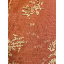 Espectacular mantilla de 3 picos de Bruselas, color crema claro