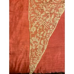 Espectacular mantilla de 3 picos de Bruselas, color crema claro