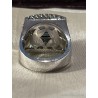 Anillo de Oro Blanco con Zafiro Azul Cuadrado y Diamantes - Joya de Lujo