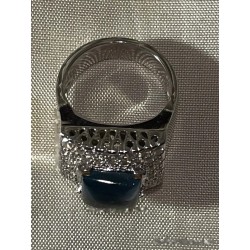Anillo de Oro Blanco con Zafiro Azul Cuadrado y Diamantes - Joya de Lujo