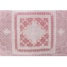 Pañuelo de Encaje Enmarcado sobre Fondo Rojo - Delicada Labor Artesanal