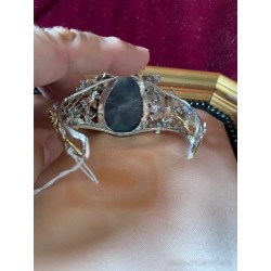 Brazalete Artesanal de Plata y Oro con Labradorita - Diseño Floral Vintage