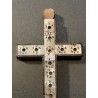 Cruz Antigua de Olivo con Incrustaciones de Nácar y Reliquias - Arte Religioso