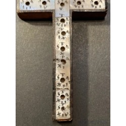 Cruz Antigua de Olivo con Incrustaciones de Nácar y Reliquias - Arte Religioso