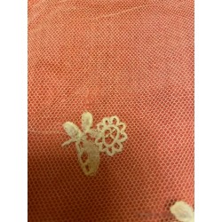 Mantilla de tres picos antigua, bordado floral delicado