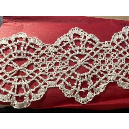 Encaje Artesanal de Crochet Blanco - Puntilla Vintage 320cm x 9.5cm Hecho a Mano