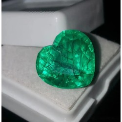 Gran Esmeralda Natural Talla Corazón 9.82CT - Gema Colombia Certificada Joyería