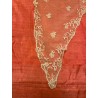 Mantilla de tres picos antigua, bordado floral delicado