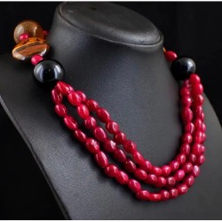 Collar de Rubí Natural con Ojo de Tigre y Ónix - Joya Artesanal 733ct Tres Hilos