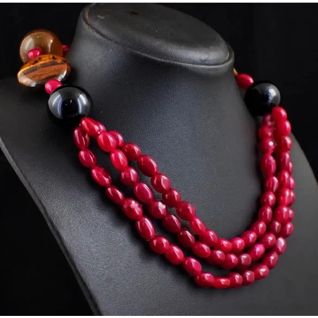 Collar de Rubí Natural con Ojo de Tigre y Ónix - Joya Artesanal 733ct Tres Hilos