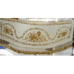 Mantón de Manila Vintage - Elegante Bordado Floral en Tonos Crema