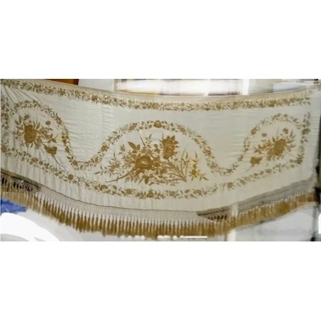 Mantón de Manila Vintage - Elegante Bordado Floral en Tonos Crema