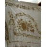 Mantón de Manila Vintage - Elegante Bordado Floral en Tonos Crema