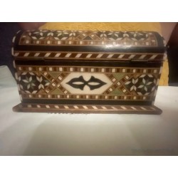 Cofre Granadino de Taracea con Incrustaciones de Hueso - Artesanía Árabe Nazarí