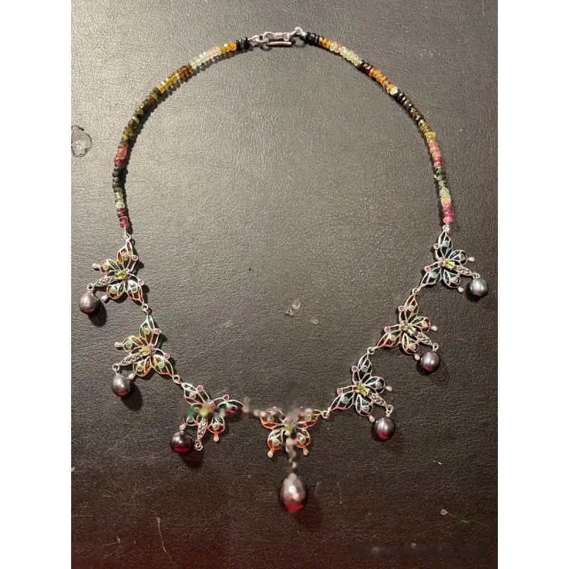 Gargantilla de plata con turnalinas y perlas Gargantilla de plata con turnalinas y perlas