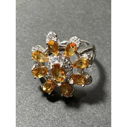 Conjunto de Plata con Citrinos Amarillos - Pendientes, Anillo y Colgante Floral