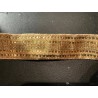 Entredo de oro con detalles brillantes y medidas 225 cm x 6,5 cm