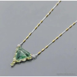 Gargantilla de plata con piedra de fluorita natural de 14 quilates en forma triangular