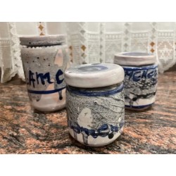 Conjunto de Tres Tarros Artesanales de Cerámica con Decoración Azul - Pieza Única