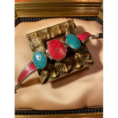 Pulsera de plata tibetana con corales rojos y turquesas, diseño único