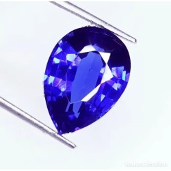 Zafiro con talla de gota de 19.32 quilates en tono azul vibrante