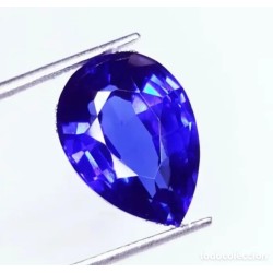 Zafiro con talla de gota de 19.32 quilates en tono azul vibrante