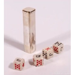 Caja de juego para dados en plata punzonada - 8.5 x 2 cm