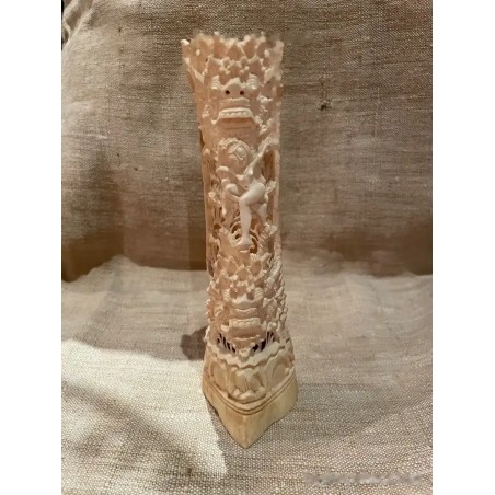 Escultura de hueso tallada a mano - Detalles intrincados