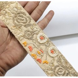 Cinta de seda bordada en oro con lentejuelas y perlas de colores, 9 metros x 4.5 cm