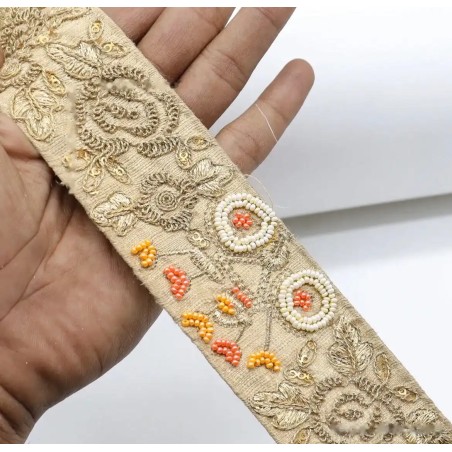 Cinta de seda bordada en oro con lentejuelas y perlas de colores, 9 metros x 4.5 cm