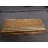 Bonita caja anglo-india tallada en madera