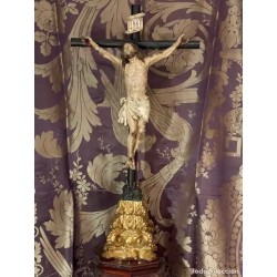 Talla de Cristo Crucificado en madera