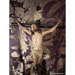 Talla de Cristo Crucificado en madera